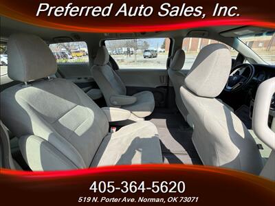 2015 Toyota Sienna L 7-Passenger   - Photo 15 - Norman, OK 73071