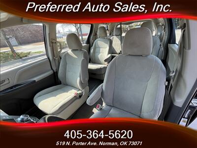 2015 Toyota Sienna L 7-Passenger   - Photo 14 - Norman, OK 73071