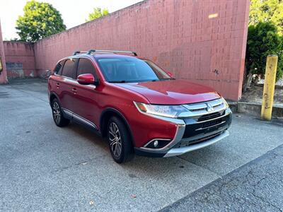 2018 Mitsubishi Outlander SE   - Photo 2 - Auburn, WA 98002