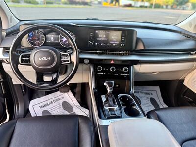2022 Kia Carnival LX   - Photo 9 - Auburn, WA 98002