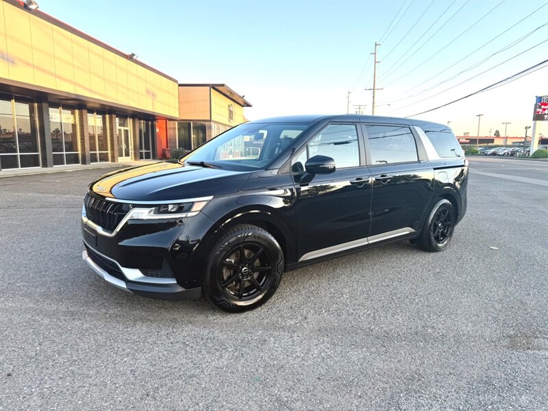 2022 Kia Sedona LX Seat Pkg's photo