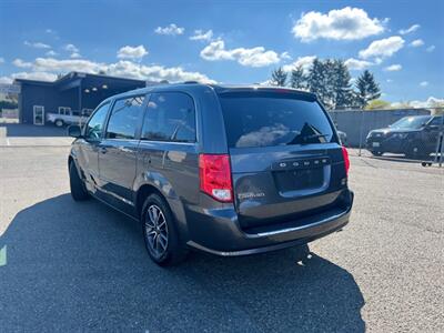 2017 Dodge Grand Caravan SXT   - Photo 6 - Auburn, WA 98002