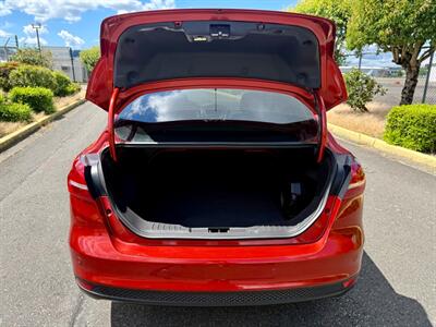 2018 Ford Focus SEL   - Photo 8 - Auburn, WA 98002