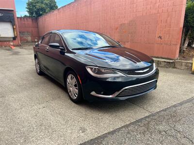 2016 Chrysler 200 Limited   - Photo 2 - Auburn, WA 98002