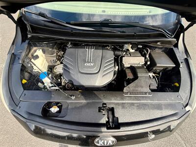 2016 Kia Sedona Limited   - Photo 14 - Auburn, WA 98002