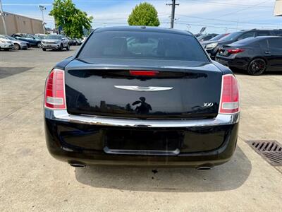 2014 Chrysler 300 Series   - Photo 6 - Auburn, WA 98002