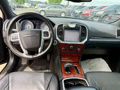 2014 Chrysler 300 Series   - Photo 7 - Auburn, WA 98002