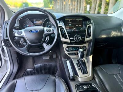 2012 Ford Focus SEL   - Photo 9 - Auburn, WA 98002