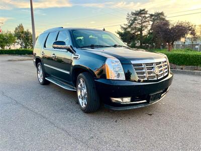 2011 Cadillac Escalade  4WD - Photo 2 - Auburn, WA 98002