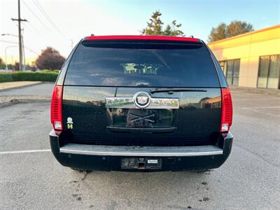 2011 Cadillac Escalade  4WD - Photo 5 - Auburn, WA 98002