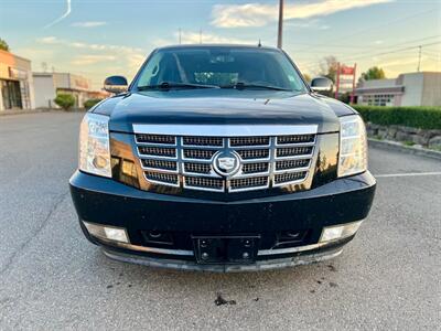 2011 Cadillac Escalade  4WD - Photo 3 - Auburn, WA 98002