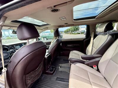 2015 Kia Sedona SXL   - Photo 12 - Auburn, WA 98002