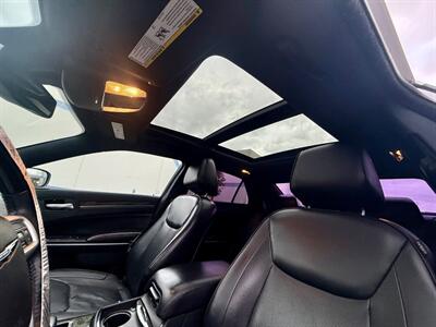 2014 Chrysler 300C   - Photo 11 - Auburn, WA 98002