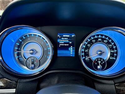 2014 Chrysler 300C   - Photo 13 - Auburn, WA 98002