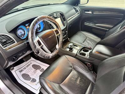 2014 Chrysler 300C   - Photo 8 - Auburn, WA 98002