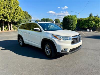 2015 Toyota Highlander XLE   - Photo 2 - Auburn, WA 98002