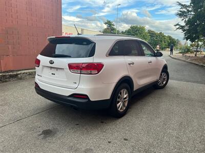 2017 Kia Sorento LX V6   - Photo 6 - Auburn, WA 98002