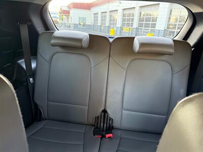 2015 Hyundai SANTA FE Limited   - Photo 10 - Auburn, WA 98002
