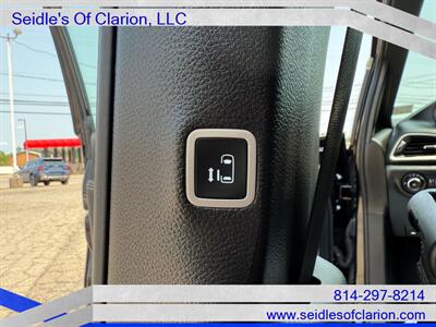 2026 Chrysler Pacifica Select   - Photo 14 - Clarion, PA 16214