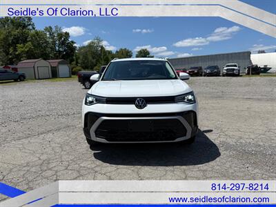 2025 Volkswagen Taos SE 4Motion   - Photo 2 - Clarion, PA 16214