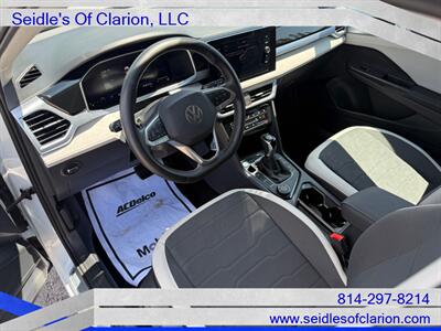 2025 Volkswagen Taos SE 4Motion   - Photo 9 - Clarion, PA 16214