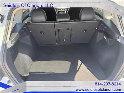 2025 Volkswagen Taos SE 4Motion   - Photo 13 - Clarion, PA 16214