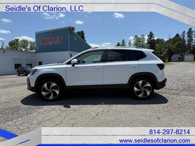 2025 Volkswagen Taos SE 4Motion   - Photo 8 - Clarion, PA 16214