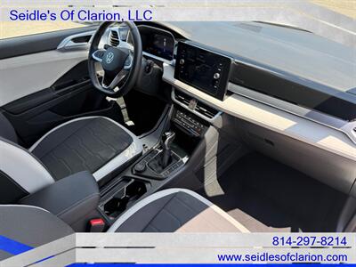2025 Volkswagen Taos SE 4Motion   - Photo 11 - Clarion, PA 16214