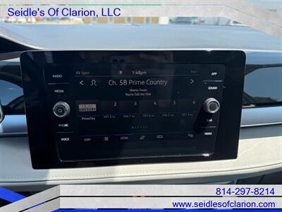 2025 Volkswagen Taos SE 4Motion   - Photo 19 - Clarion, PA 16214