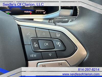 2025 Volkswagen Taos SE 4Motion   - Photo 16 - Clarion, PA 16214