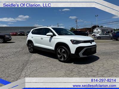 2025 Volkswagen Taos SE 4Motion   - Photo 3 - Clarion, PA 16214