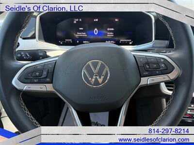 2025 Volkswagen Taos SE 4Motion   - Photo 15 - Clarion, PA 16214