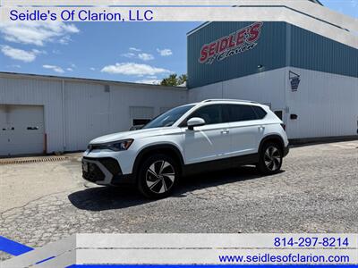 2025 Volkswagen Taos SE 4Motion   - Photo 1 - Clarion, PA 16214