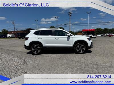 2025 Volkswagen Taos SE 4Motion   - Photo 4 - Clarion, PA 16214