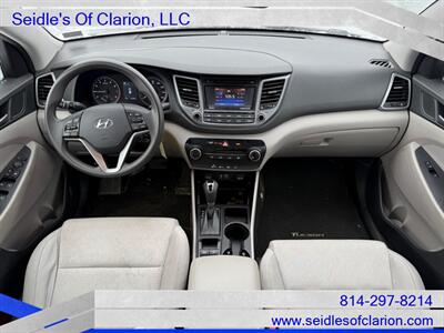 2017 Hyundai TUCSON SE   - Photo 2 - Clarion, PA 16214