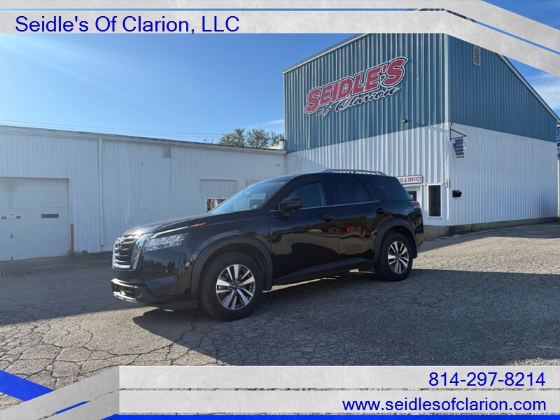 2022 Nissan Pathfinder SL  