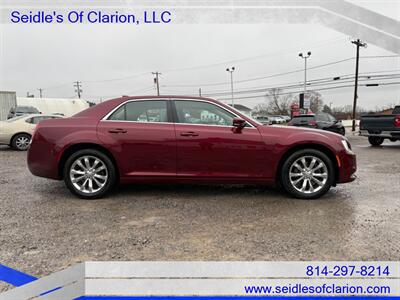 2019 Chrysler 300 Series Touring   - Photo 4 - Clarion, PA 16214