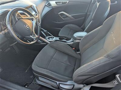 2017 Hyundai Veloster   - Photo 8 - Knoxville, TN 37919