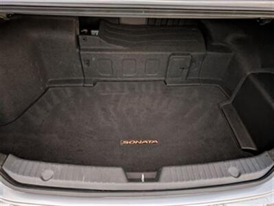 2015 Hyundai SONATA Hybrid - Photo 17 - Knoxville, TN 37919