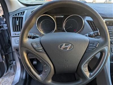2015 Hyundai SONATA Hybrid   - Photo 10 - Knoxville, TN 37919
