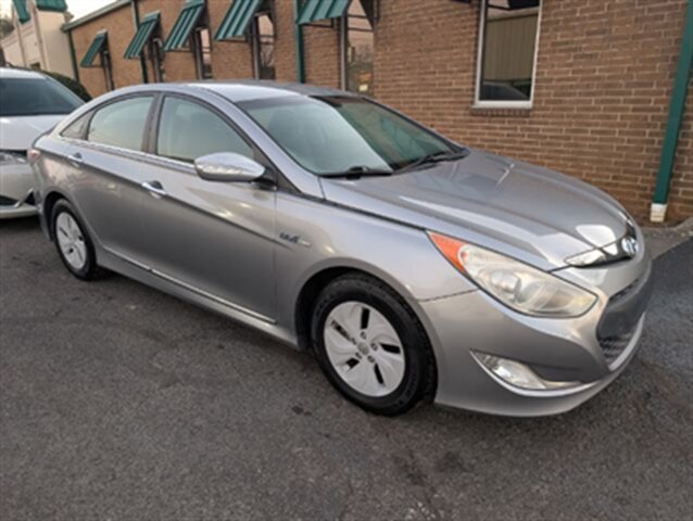 2015 Hyundai SONATA Hybrid   - Photo 1 - Knoxville, TN 37919