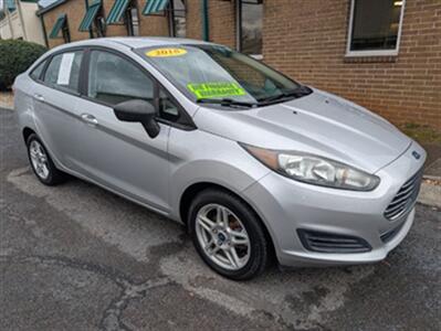 2018 Ford Fiesta SE - Photo 1 - Knoxville, TN 37919