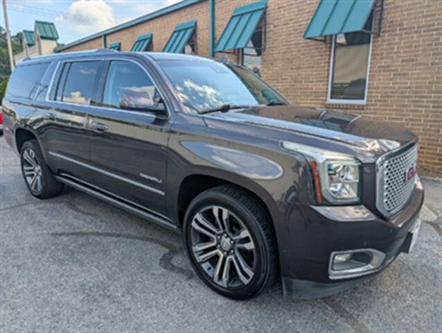2016 GMC Yukon XL Denali - Photo 1 - Knoxville, TN 37919