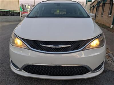 2017 Chrysler Pacifica Touring-L   - Photo 4 - Knoxville, TN 37919