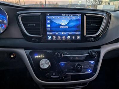 2017 Chrysler Pacifica Touring-L   - Photo 12 - Knoxville, TN 37919