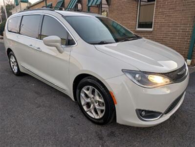 2017 Chrysler Pacifica Touring-L   - Photo 1 - Knoxville, TN 37919