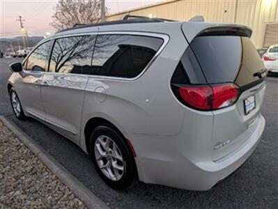 2017 Chrysler Pacifica Touring-L   - Photo 3 - Knoxville, TN 37919