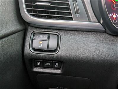 2017 Kia Optima Hybrid Premium   - Photo 15 - Knoxville, TN 37919