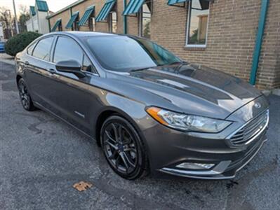 2018 Ford Fusion Hybrid SE   - Photo 1 - Knoxville, TN 37919