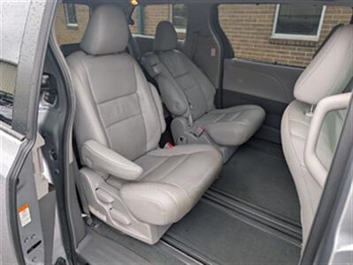 2017 Toyota Sienna XLE 8-Passenger   - Photo 26 - Knoxville, TN 37919